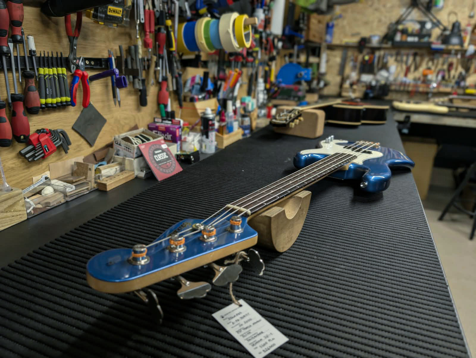 Guitar Lab — serwis gitary basowej