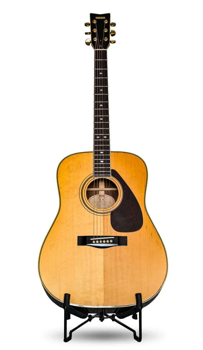 Yamaha L-6 — archiv Selected Vintage Guitars. Servisní detaily se týkají jednotlivého přístroje.